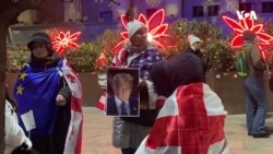 Trampın andiçmə mərasimi zamanı Tbilisidə ABŞ-Gürcüstan dostluq yürüşü keçirilib