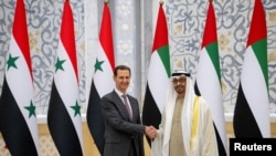 Presiden Suriah Bashar al-Assad bertemu dengan Presiden Uni Emirat Arab Sheikh Mohamed bin Zayed Al Nahyan di Abu Dhabi pada 19 Maret 2023. (Foto:Hamad Al Kaabi/UAE Presidential Court/Handout via Reuters)