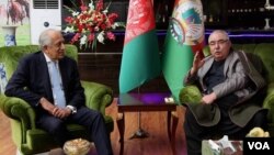 AQShning Afg'oniston bo'yicha maxsus vakili Zalmay Halilzod va Afg'oniston Vitse-prezidenti Abdul Rashid Do'stum 