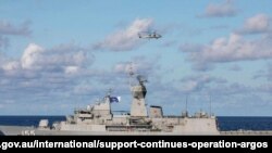 호주 군 당국이 대북 제재 위반 활동 감시 작전인 '아르고스'에 호위함 '밸러랫'호를 파견했다고 밝혔다.