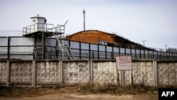 រូបឯកសារ៖ ទិដ្ឋភាពខាងក្រៅមន្ទីរឃុំឃាំង IK-3 ដែលលោក Alexie Navalny មេដឹកនាំក្រុមអ្នករិះគន់រដ្ឋាភិបាលរុស្ស៊ី កំពុងជាប់ឃុំឃាំង នៅក្រុង Vladimir ភាគខាងកើតរដ្ឋធានីមូស្គូ រុស្ស៊ី កាលពីថ្ងៃទី ២០ ខែមេសា ឆ្នាំ ២០២១។ 