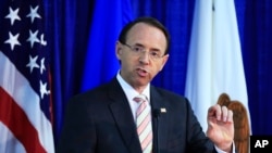 អនុរដ្ឋមន្រ្តី​ក្រសួងយុត្តិធម៌​សហរដ្ឋអាមេរិក​លោក Rod Rosenstein ដែល​ជាអ្នក​ត្រួតពិនិត្យ​លើ​ការស៊ើប​អង្កេត​បទព្រហ្មទណ្ឌ​រយៈពេល​យូរមួយ​នៅក្នុង​ការជ្រែតជ្រៀក​របស់​រុស្ស៊ី។ 