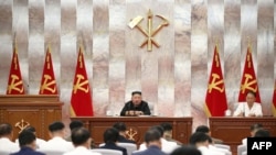 북한은 8일 김정은 국무위원장 주재로 노동당 중앙군사위원회 확대회의를 열고 태풍 피해로 인해 연말 경제계획 목표 달성이 어려워졌다고 밝혔다. 