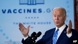 ARHIVA - Predsednik SAD Džo Bajden govori o vakcinaciji protiv Kovida 19 u Ilinoisu (Foto: AP /Susan Walsh)