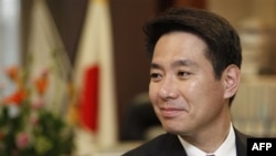 Ngoại trưởng Maehara tại chức vừa đầy 9 tháng, và được coi là một ứng cử viên hàng đầu để kế vị Thủ Tướng Naoto Kan, hiện đang gặp nhiều khó khăn.