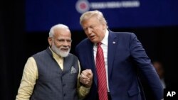 AQSh rahbari Donald Tramp Hindiston bosh vaziri Narendra Modi bilan, Arxiv. 