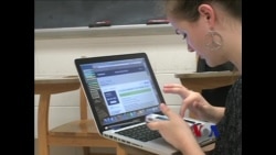 美国大选：年轻人投票率影响选举结果