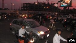 Drivers ignore traffic signs during the city's rush hour, Phnom Penh, Cambodia, file photo. 
