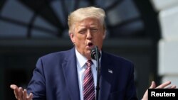 도널드 트럼프 미국 대통령이 16일 규제 개혁 관련 행사에서 연설하고 있다. 
