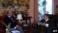 Bivši američki ambasador u Beogradu, Lorens Iglberger u razgovoru za naš program govorio o mogućnosti sprečavanja raspadanja bivše Jugoslavije