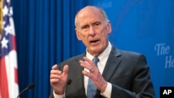 លោក Dan Coats ប្រធាន​ទីភ្នាក់ងារ​ស៊ើបការណ៍​ជាតិ​ថ្លែង​នៅ​ក្នុង​ព្រឹត្តិការណ៍ Heritage Foundation នៅ​ក្នុង​រដ្ឋធានី​វ៉ាស៊ីនតោន។