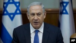 PM Israel Benjamin Netanyahu memimpin rapat kabinet di Yerusalem hari Minggu (24/1).