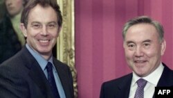 Toni Bleyr va Qozog'iston prezidenti Nursulton Nazarboyev