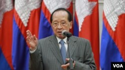 រូបឯកសារ៖ លោក​ឧប​នាយក​រដ្ឋមន្ត្រី ​ហោ​ ណាំហុង កាល​ពី​ឆ្នាំ​២០១៥។