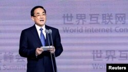 2017年12月3日，中共中央网络安全和信息化委员会办公室主任和国家互联网信息办公室主任徐麟出席在中国浙江省乌镇举行的第四届世界互联网大会开幕式。