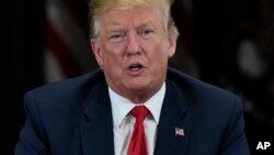 도널드 트럼프 미국 대통령이 15일 미국 미네소타 주 번스빌에서 열린 행사에서 연설하고 있다. 