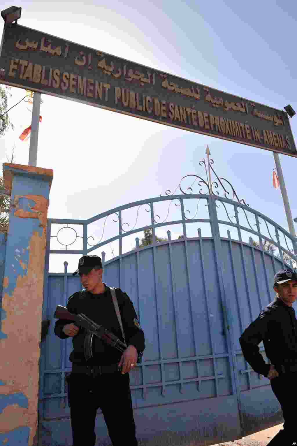 Algerian special police unit officers secure the hospital in Ain Amenas, Algeria, January 18, 2013, two days after the start of the terrorist attack at a gas plant.