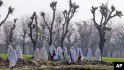 در پاکستان اخبار خشونت زنان علیه مردان نادر است.