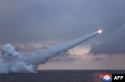 북한은 지난달 28일 신형 잠수함 발사 순항미사일인 '불화살-3-31'을 시험발사했다며 사진을 공개했다.