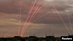 ইউক্রেনের খেরসন অঞ্চলে রাশিয়ার ড্রোন হামলা প্রতিহত করার জন্য বিমান প্রতিরক্ষা ব্যবস্থার কার্যক্রমের দৃশ্য। ফটোঃ ২৬ জুলাই, ২০২৪। 