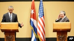 AQSh Prezidenti Barak Obama Kuba rahbari Raul Kastro bilan matbuot anjumanida, Gavana, Kuba, 21-mart, 2016-yil