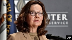 지나 해스펠 미국 중앙정보국(CIA) 국장이 24일 모교인 캔터키 주 루이스빌 대학에서 열린 간담회에서 발언하고 있다.