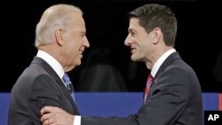 Mataimakin shugaban kasar Amurka Joe Biden da abokin takarar shugaban kasa Paul Ryan 