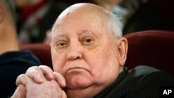 Mantan pemimpin Soviet Mikhail Gorbachev menghadiri pemutaran perdana film karya Werner Herzog di Moskow, Rusia, Kamis, 8 November 2018. (Foto: AP)