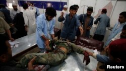 Blast Targets Pakistani Security Personnel