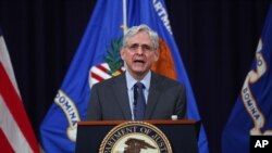 مريك گارلند، وزير دادگسترى آمريكا، مردم این کشور را به همراهى با استراتژى جديد دولت براى مهار افراطگرايى و مبارزه با تروريسم داخلى فراخواند