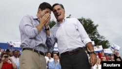 Kandidat presiden AS dari Partai Republik Mitt Romney (kanan) bersama kandidat wakil presiden Paul Ryan. (Foto: Reuters)