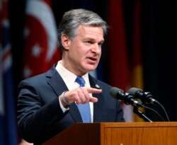 크리스토퍼 레이 미 연방수사국(FBI) 국장.