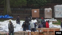 A 68-bed field hospital is under construction in New York's Central Park to handle those infected with the novel coronavirus. (VOA/Vladimir Badikov)