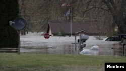Centar Senforda u Mičigenu pod vodom na snimku preuzetom sa društvenih medija (Foto: Rojters/TC Vortex)