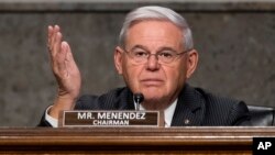 밥 메넨데즈 미국 상원 외교위원장.