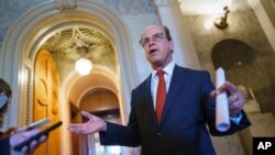 마이크 브런 미국 공화당 상원의원.