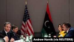 Menteri Luar Negeri AS Antony Blinken bertemu dengan Perdana Menteri Libya Abdulhamid Dbeibeh di Berlin Marriott Hotel di Berlin, Jerman 24 Juni 2021. (Foto: Andrew Harnik via REUTERS)