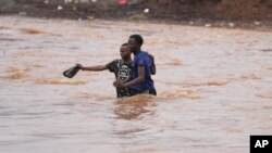 La saison des pluies a cette année fait plus de 500 morts en Afrique, notamment au Kenya.