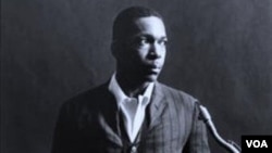 Pemain saksofon legendaris AS, John William Coltrane yang meninggal dalam usia 40 tahun (1926-1967).