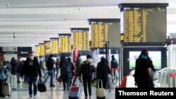  ۱۹ دسامبر ۲۰۲۰ - ایستگاه قطار در رم در همان روزی که دولت اقدامات سختگیرانه را برای پیشگیری از شیوع کووید۱۹ در تعطیلات کریسمس وضع کرد