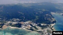 Foto udara Pulau Okinawa di Jepang (foto: dok). Topan berkecepatan 252 kilometer per jam merusak ribuan rumah dan memadamkan listrik di Pulau Okinawa dan sekitarnya.