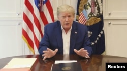 Predsednik Donald Tramp, koji se leči od koronavirusa u vojnoj bolnici u Merilendu, obratio se javnosti iz kancelarije u bolnici Volter Rid.