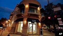 FILE - A Gap store in Winter Park, Fla., Aug. 23, 2018. Gap said Feb. 28, 2019, that it's creating two independent companies — low-priced Old Navy and a yet-to-be named company that will consist of Gap and its other brands.