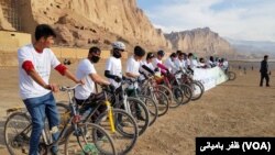 در این مسابقۀ بایسکل رانی ۱۵ ورزش کار دختر و ۱۵ ورزش کار پسر اشتراک کرده بود