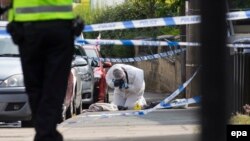 Photographie prise sur la scène du crime où la député pro-UE Jo Cox a été blessée fatalement à Birstall le 16 juin 2016.