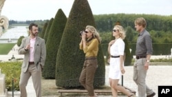 Left to Right: Michael Sheen as Paul, Nina Arianda as Carol, Rachel McAdams as Inez and Owen Wilson as Gil