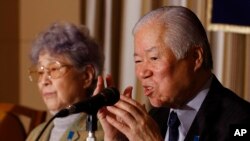 일본인 납북자 요코다 메구미 씨의 아버지 시게루 씨와 어머니 사키에 씨가 지난 2014년 3월 도쿄의 외신기자협회에서 기자회견을 열었다.