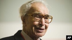 Dave Brubeck saat menerima penghargaan dari Kennedy Center pada 2009.