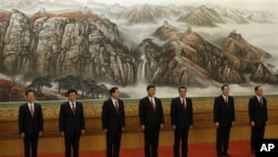 中共第十八届三中全会将在中共政治局七常委领导下举行。左起：张高丽，刘云山，张德江，习近平，李克强，俞正声，王岐山。