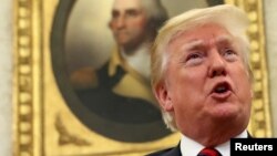 도널드 트럼프 미국 대통령이 22일 백악관 집무실에서 열린 문재인 한국 대통령과의 정상회담 중 발언하고 있다. 